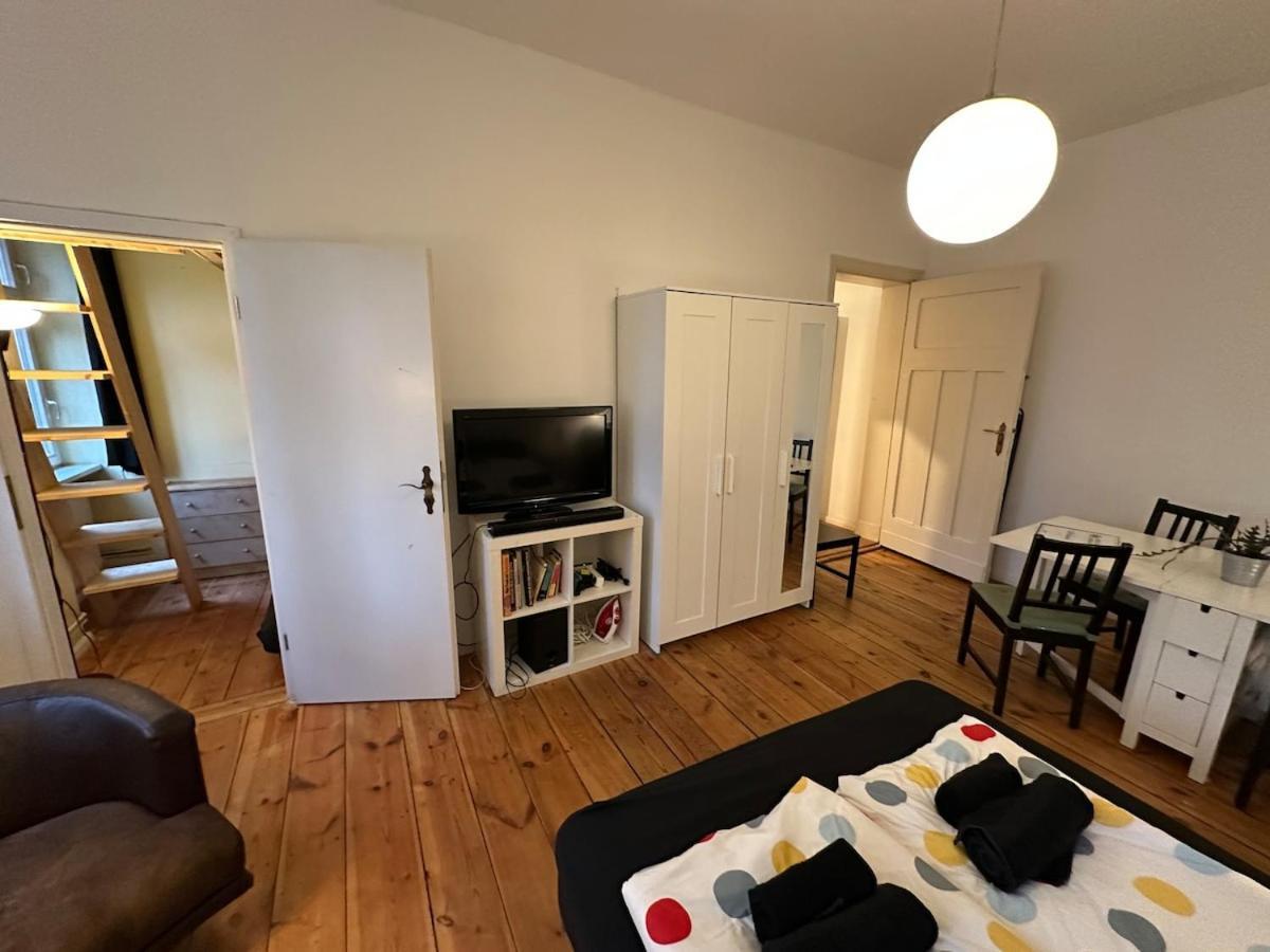 Typical Altbau In The Heart Of Wedding Apartment